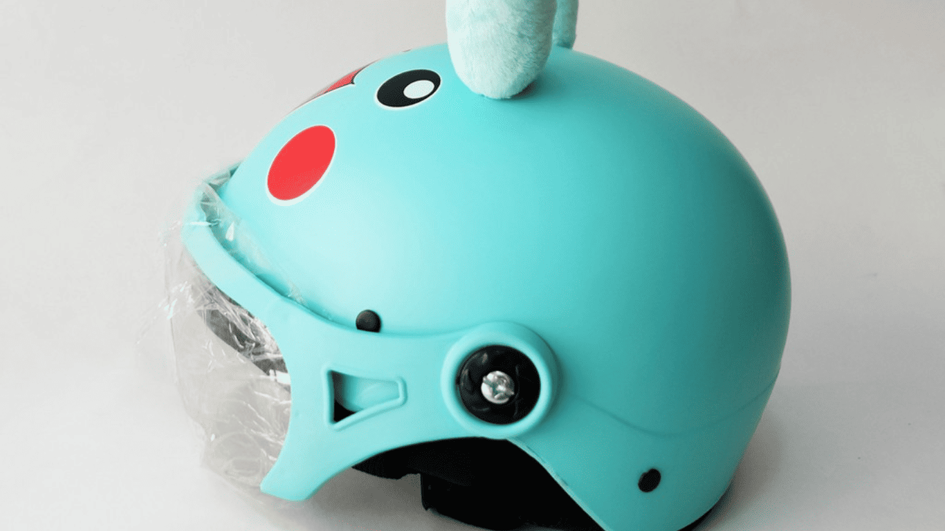 mũ bảo hiểm pikachu xanh