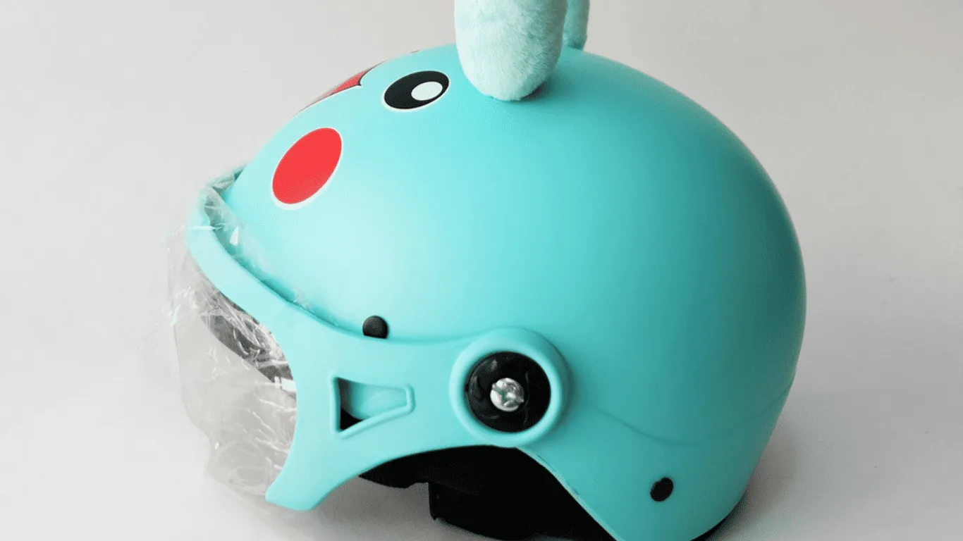 mũ bảo hiểm pikachu xanh
